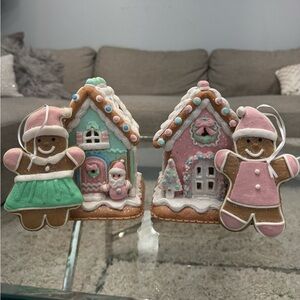 Small Blue & Pink Gingerbread House with matching Gingerbread cookie ornaments